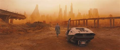  Blade Runner 2049: Dystopijna przyszłość spotyka się z metafizyczną podróżą!